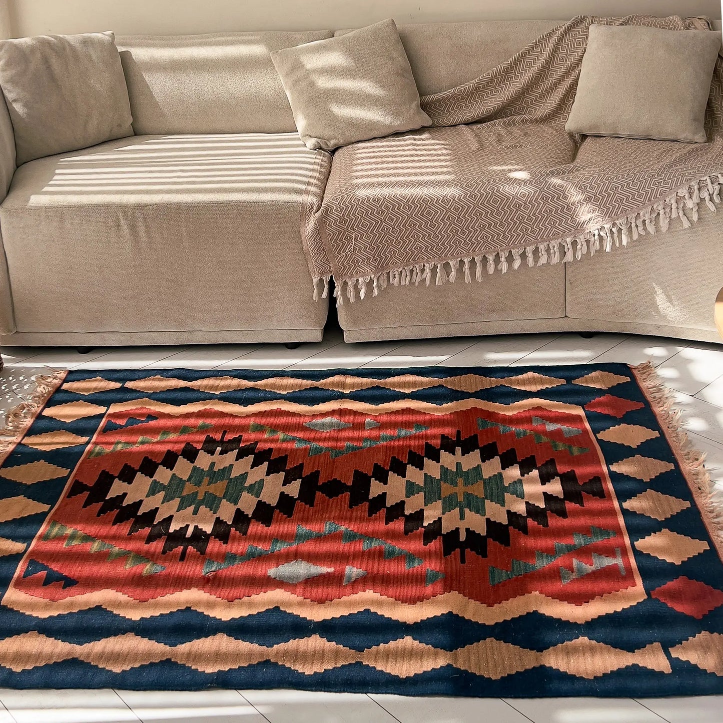 Nisa El Dokuma Uşak Kilim